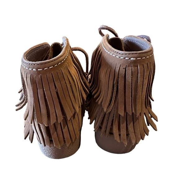 Ugg Women’s Size 5 Golden Brown Suede Fringed Moccasin Style Booties - Picture 3 of 12